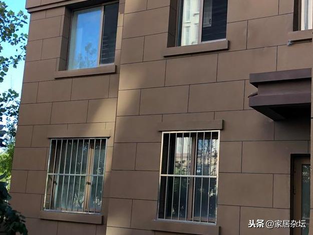 真石漆喷涂前要做什么？腻子和底漆怎么做？如何防止真石漆开裂？